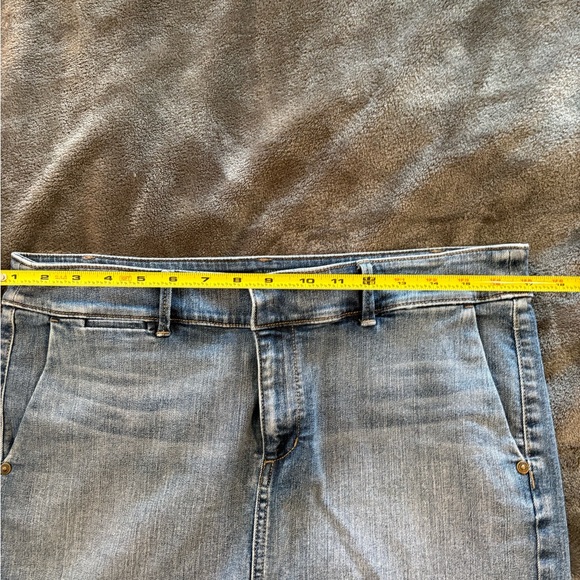 Denim Mini Skirt LOFT Frayed Hem Y2K Low Rise Jean Skirt Size 6 vintage - Picture 9 of 10